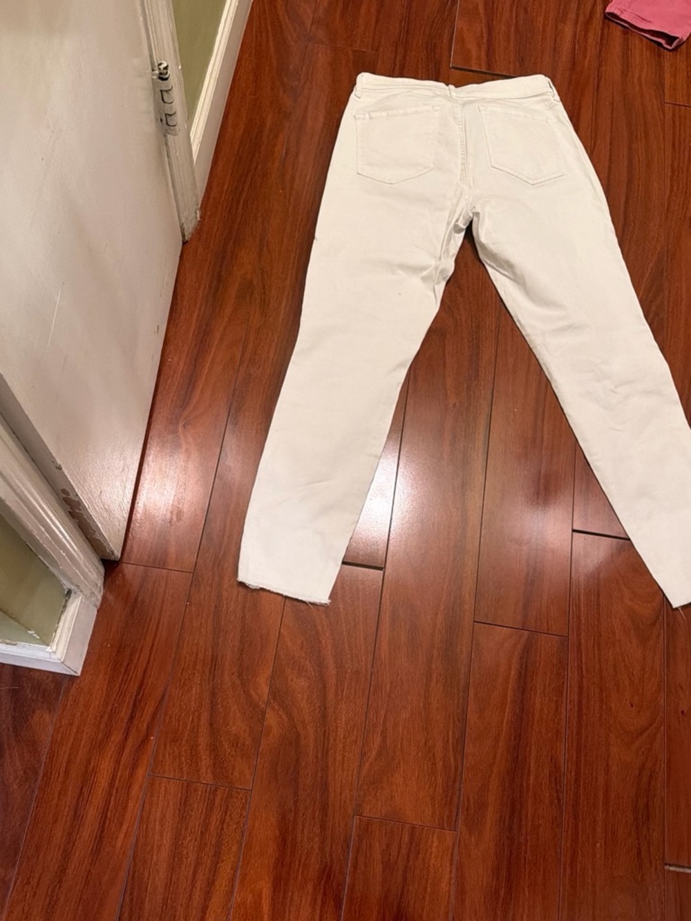 White High-Waist Straight Jeans